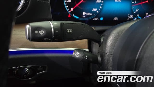 Mercedes-Benz E-Class 2020 — ფოტო 16/20