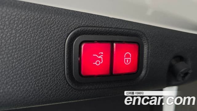 Mercedes-Benz E-Class 2020 — ფოტო 19/20