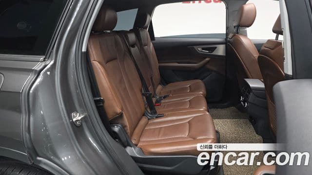 Audi Q7 2019 — Şəkil 12/20