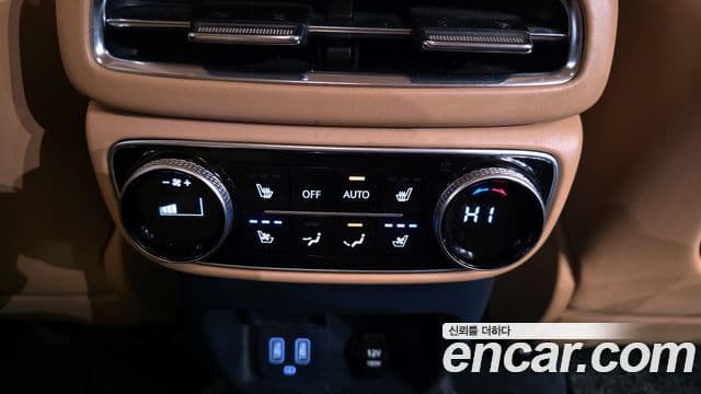 Genesis GV80 2020 — ფოტო 18/20