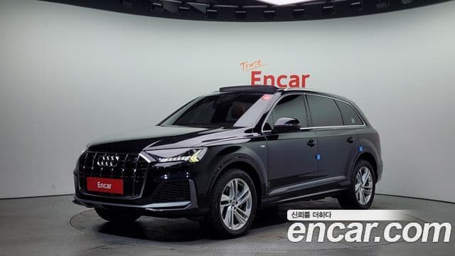 Audi Q7 2021 — ფოტო 16/20