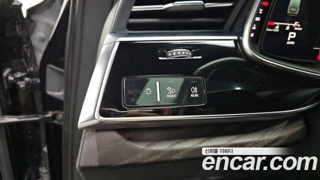 Audi Q7 2021 — ფოტო 5/20