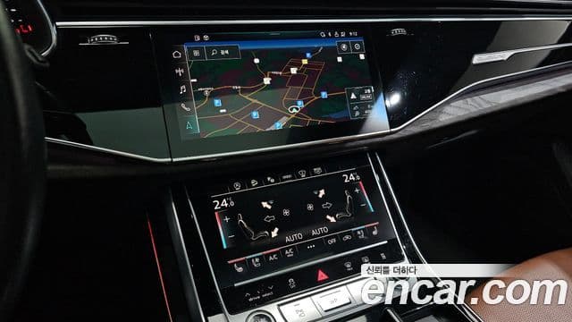 Audi Q7 2021 — ფოტო 2/20