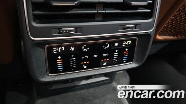 Audi Q7 2021 — ფოტო 9/20