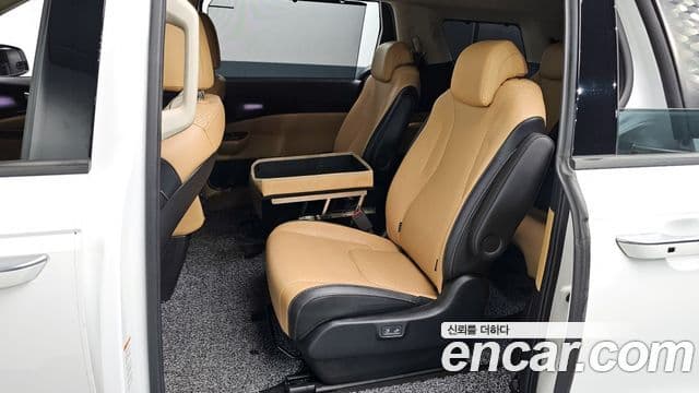 Kia Carnival 2021 — Фото 13/20