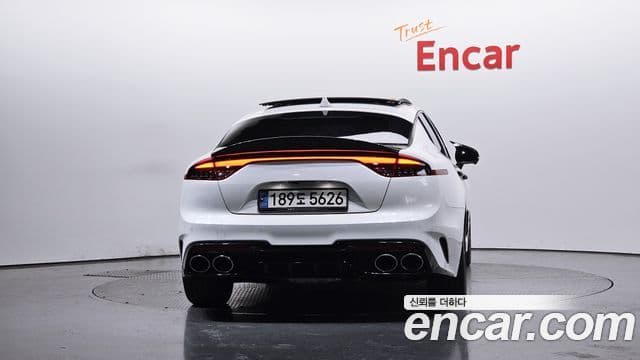 Kia Stinger 2023 — ფოტო 4/20