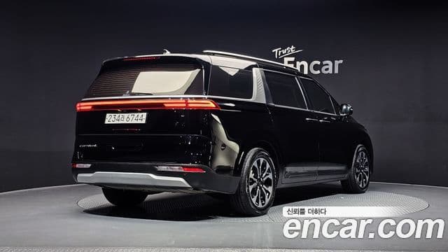 Kia Carnival 2021 — Фото 2/20