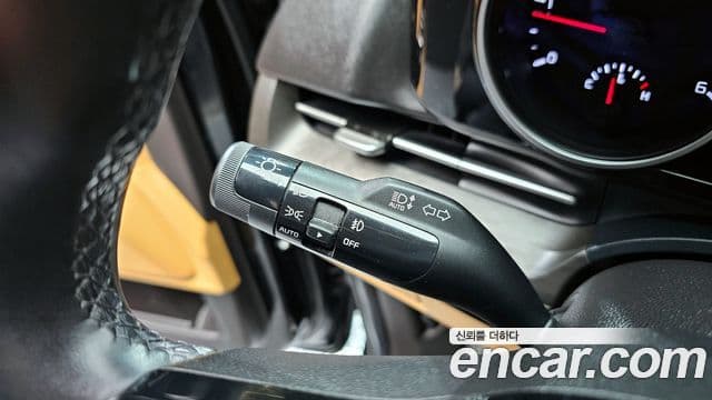 Kia Carnival 2021 — Фото 17/20