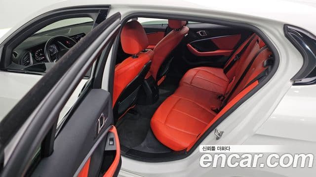 BMW 1 Series 2021 — ფოტო 13/20
