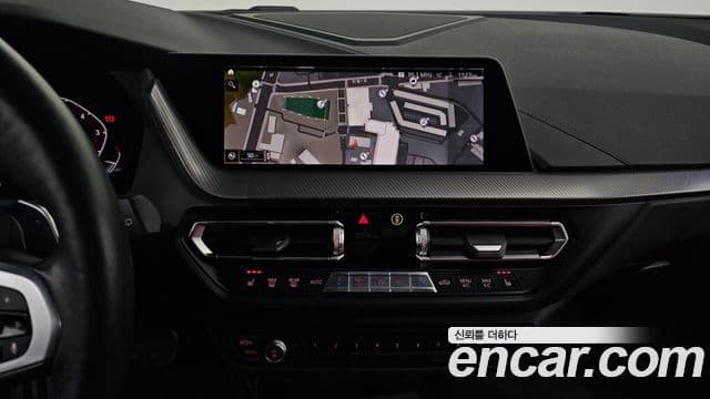 BMW 1 Series 2021 — ფოტო 15/20