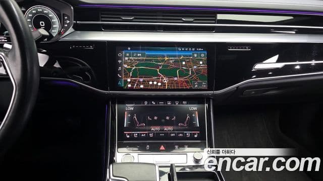Audi A8 2021 — ფოტო 13/20