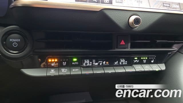 Toyota Crown Crossover 2024 — Şəkil 16/20