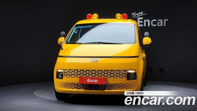 Hyundai Staria 2023 — Şəkil 3/20