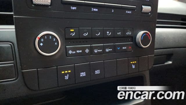 Hyundai Staria 2023 — Şəkil 16/20