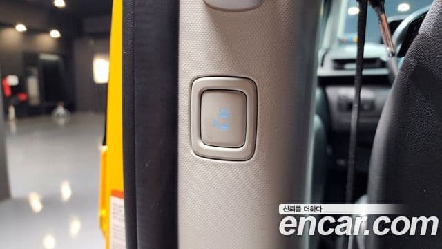 Hyundai Staria 2023 — Şəkil 17/20