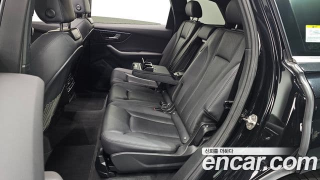 Audi Q7 2022 — Şəkil 12/20