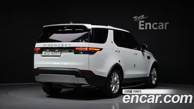 Land Rover Discovery 5 2019 — Фото 2/20
