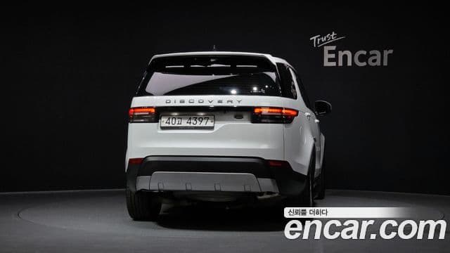 Land Rover Discovery 5 2019 — Фото 4/20