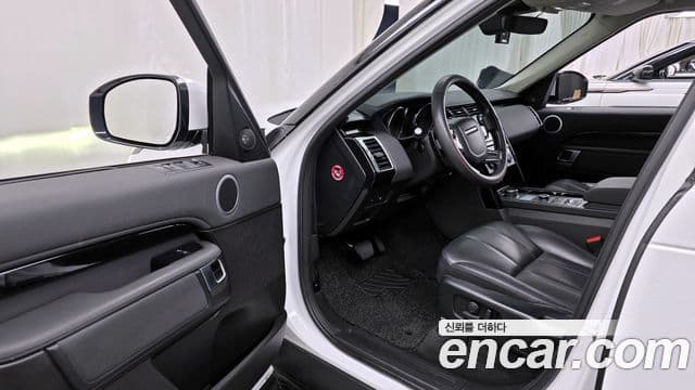 Land Rover Discovery 5 2019 — Фото 10/20