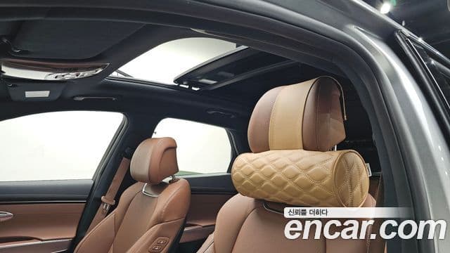 Genesis GV70 2023 — Şəkil 19/20
