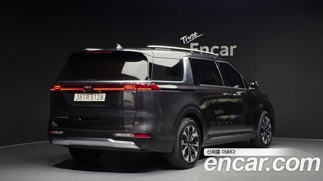 Kia Carnival 2021 — Фото 2/20