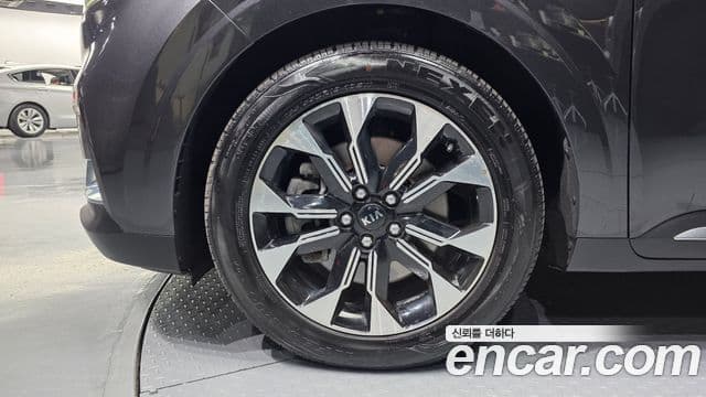 Kia Carnival 2021 — Фото 5/20