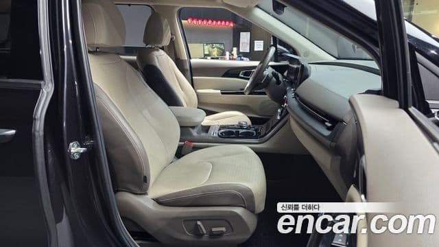 Kia Carnival 2021 — Фото 11/20