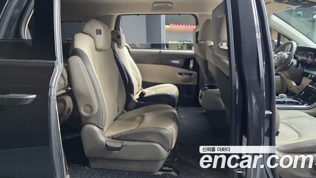 Kia Carnival 2021 — Фото 12/20