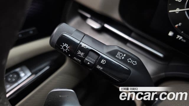 Kia Carnival 2021 — Фото 17/20
