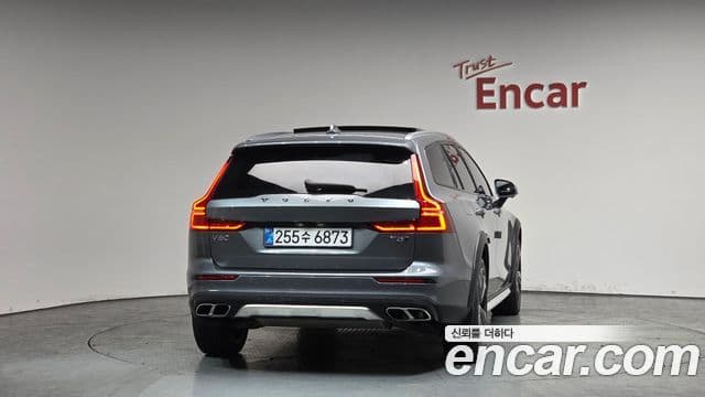Volvo V60 Cross Country 2020 — Şəkil 4/20
