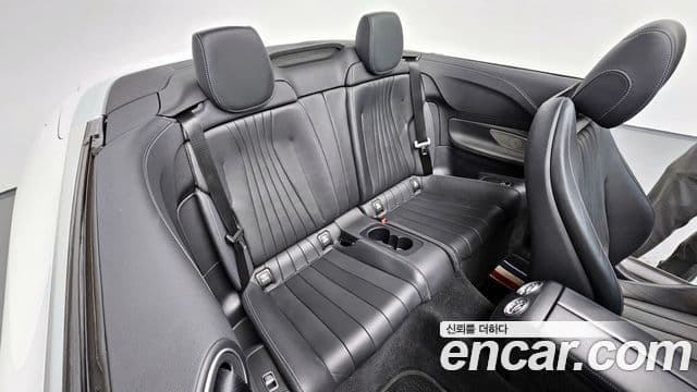 Mercedes-Benz E-Class 2022 — ფოტო 11/20