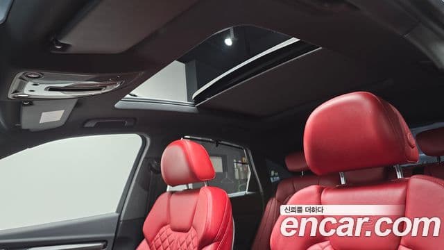 Audi SQ5 2023 — Şəkil 10/20