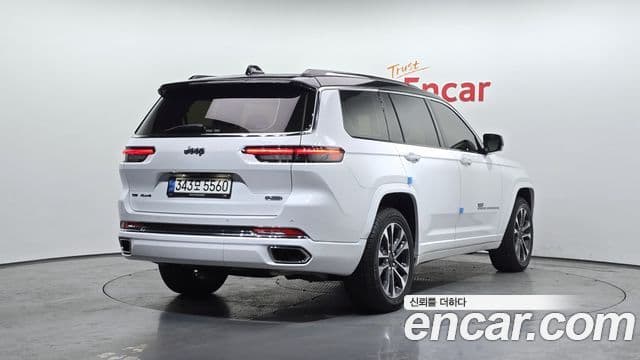 Jeep Grand Cherokee 2021 — Фото 2/20
