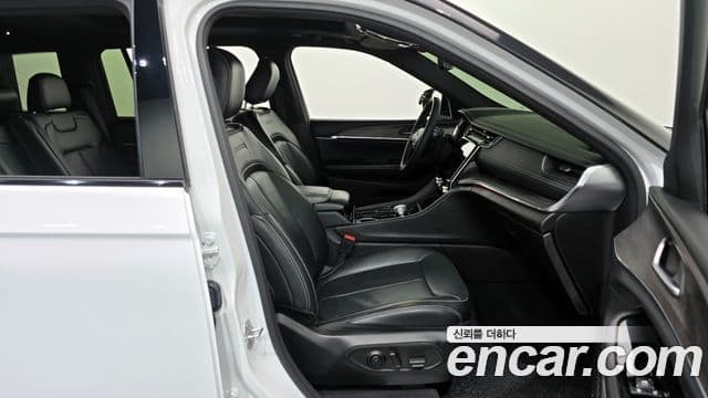Jeep Grand Cherokee 2021 — Фото 11/20