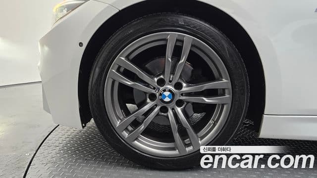 BMW 3 Series 2018 — ფოტო 5/20