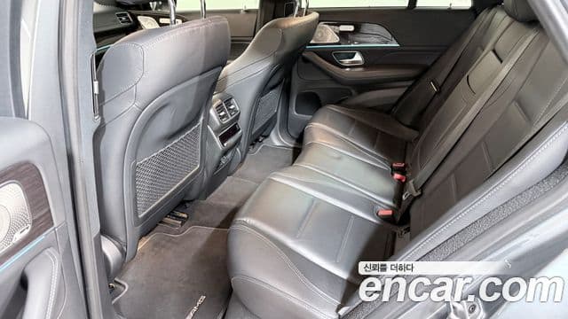 Mercedes-Benz GLE-Class 2022 — ფოტო 8/20
