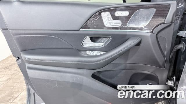 Mercedes-Benz GLE-Class 2022 — ფოტო 15/20