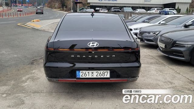 Hyundai Grandeur Hybrid 2023 — ფოტო 9/20
