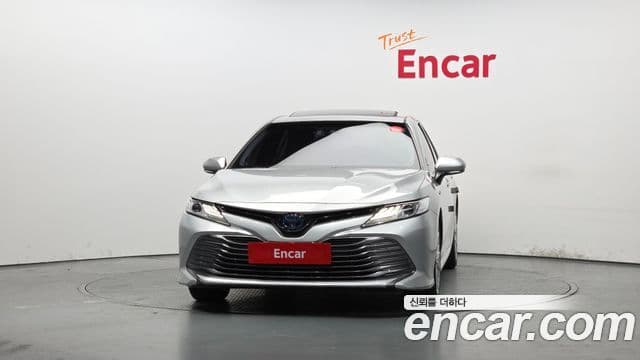 Toyota Camry 2018 — Photo 9/20