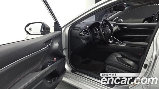 Toyota Camry 2018 — Photo 17/20