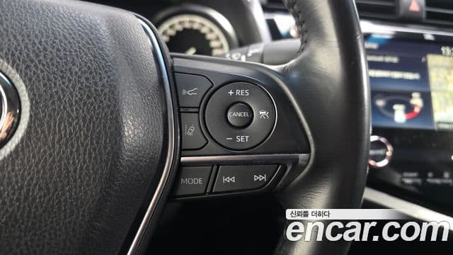 Toyota Camry 2018 — Photo 13/20
