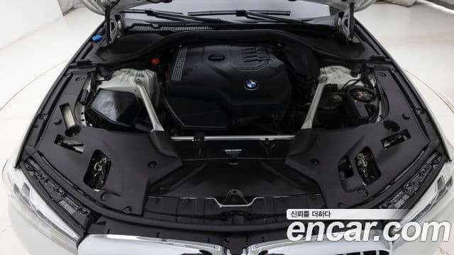 BMW 5 Series 2023 — ფოტო 5/20