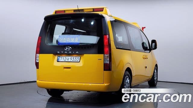 Hyundai Staria 2022 — ფოტო 2/20