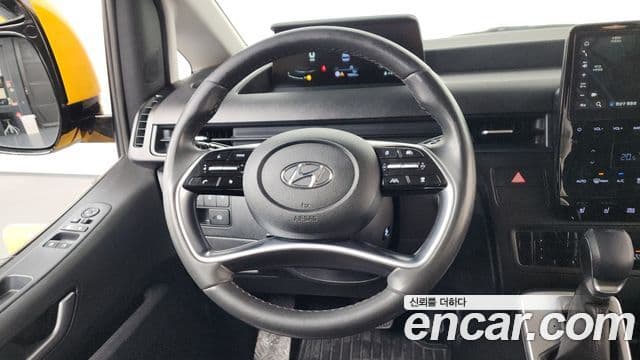 Hyundai Staria 2022 — ფოტო 13/20