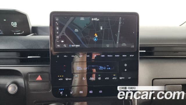 Hyundai Staria 2022 — ფოტო 14/20
