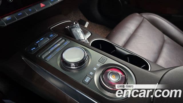 Genesis GV70 2021 — Photo 14/20