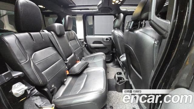 Jeep Wrangler 2021 — Photo 7/20