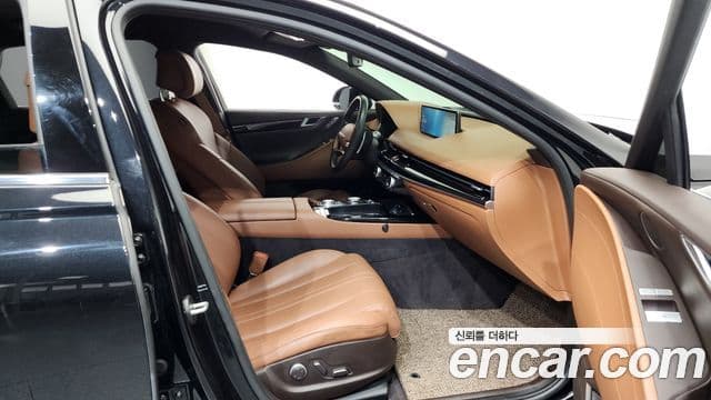 Genesis Electrified G80 2023 — Şəkil 11/20