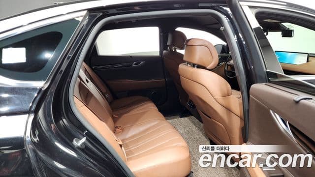 Genesis Electrified G80 2023 — Şəkil 12/20
