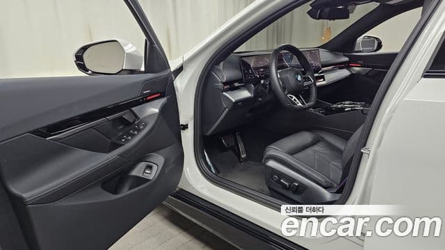 BMW 5 Series 2024 — Şəkil 10/20